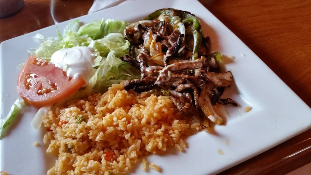 El Ranchero IV | restaurant | 921A W Atlantic St, Emporia, VA 23847, USA | 4346341119 OR +1 434-634-1119