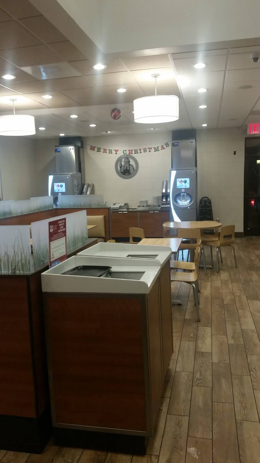 Wendys | restaurant | 25 Putnam St, Staten Island, NY 10312, USA | 7185247817 OR +1 718-524-7817