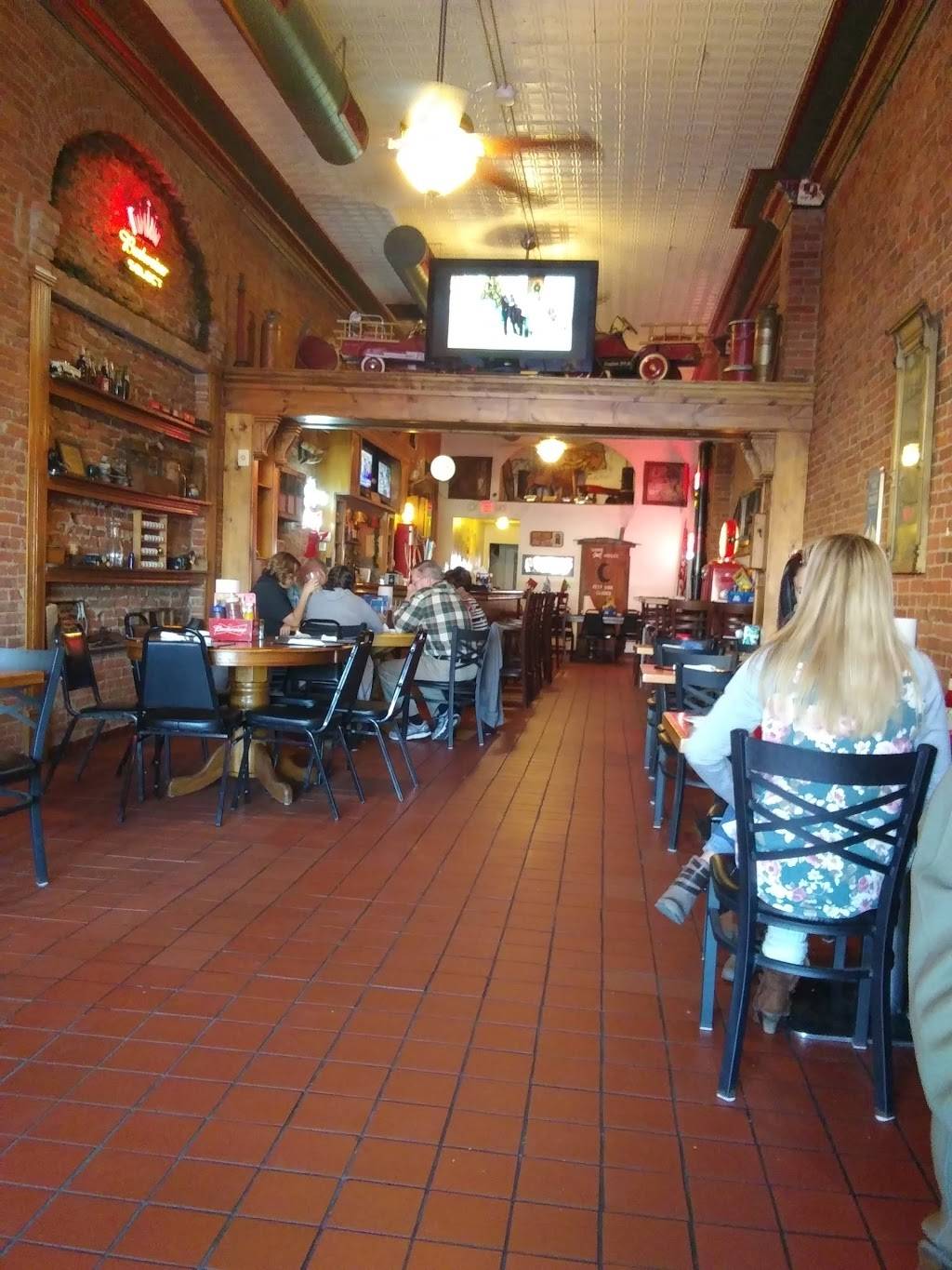 Brick House Barbeque | restaurant | 49 S Central Park, Jacksonville, IL 62650, USA | 2172454587 OR +1 217-245-4587