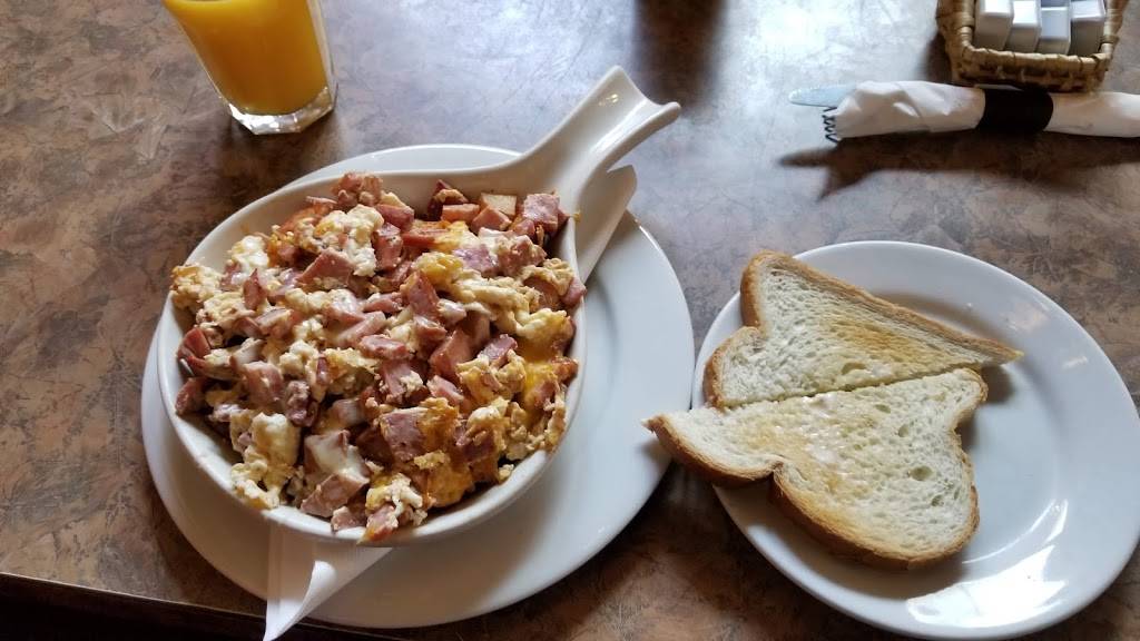 Old Country Inn | restaurant | 41126 Big Bear Blvd, Big Bear Lake, CA 92315, USA | 9098665600 OR +1 909-866-5600