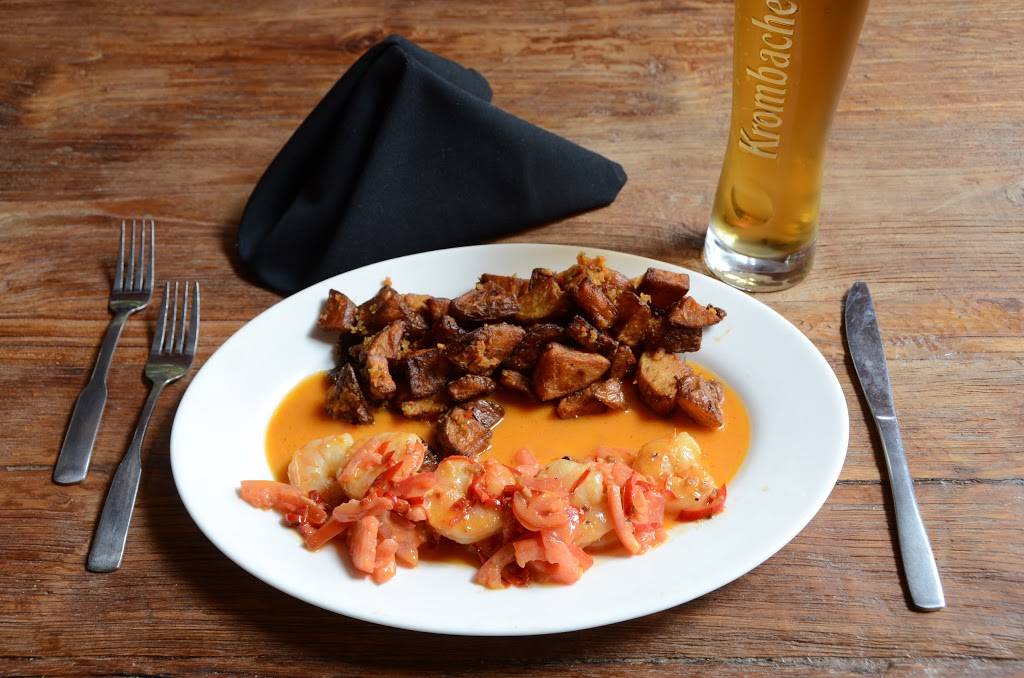 Juliets Tavern | restaurant | 205 N Chicago St, Joliet, IL 60432, USA | 8156305654 OR +1 815-630-5654