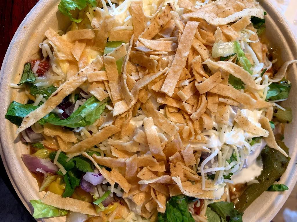 QDOBA Mexican Eats | restaurant | 523 Fellsway, Medford, MA 02155, USA | 3396749010 OR +1 339-674-9010