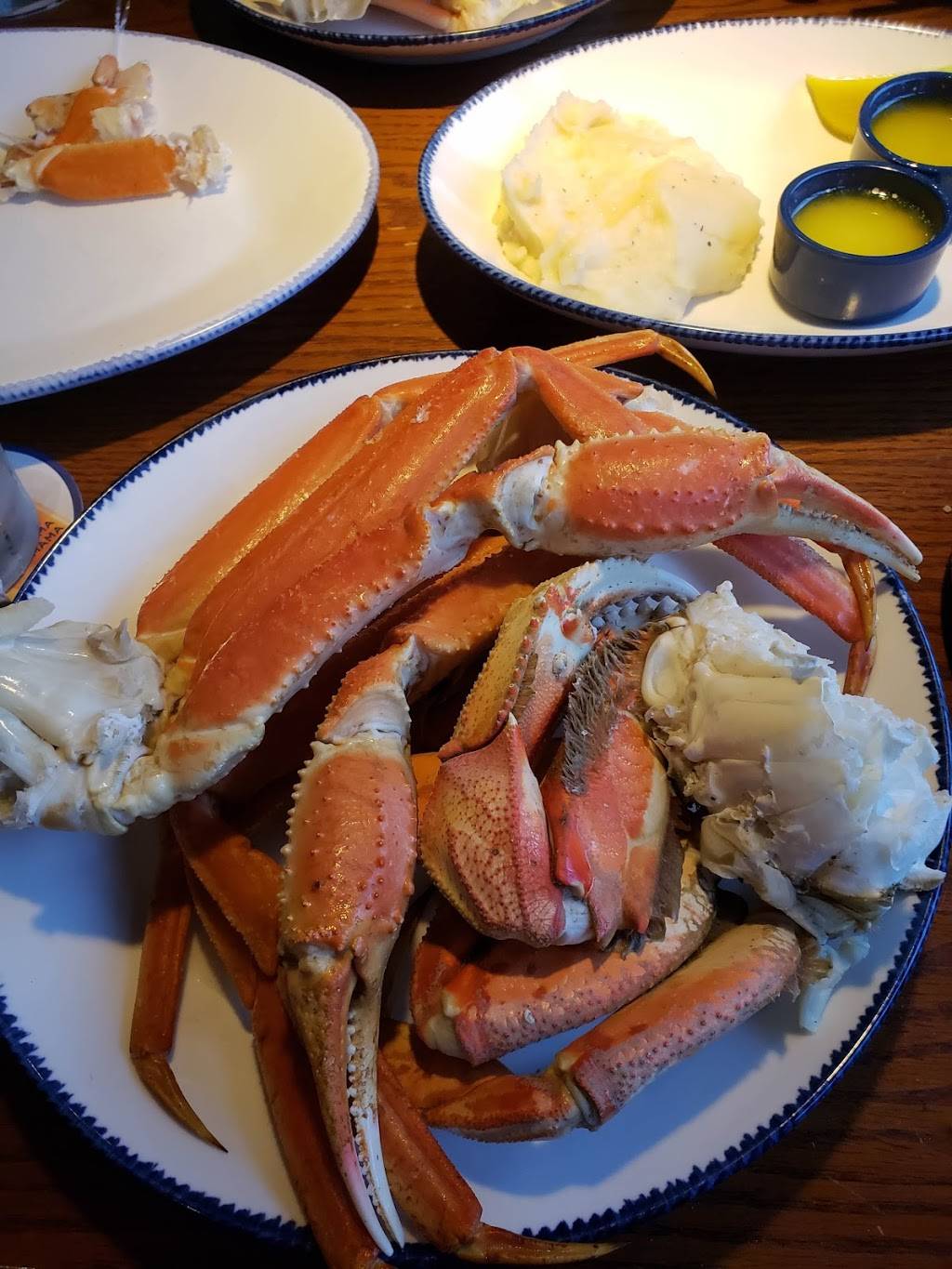 Red Lobster | restaurant | 215 E Merritt Island Causeway, Merritt Island, FL 32952, USA | 3214533520 OR +1 321-453-3520