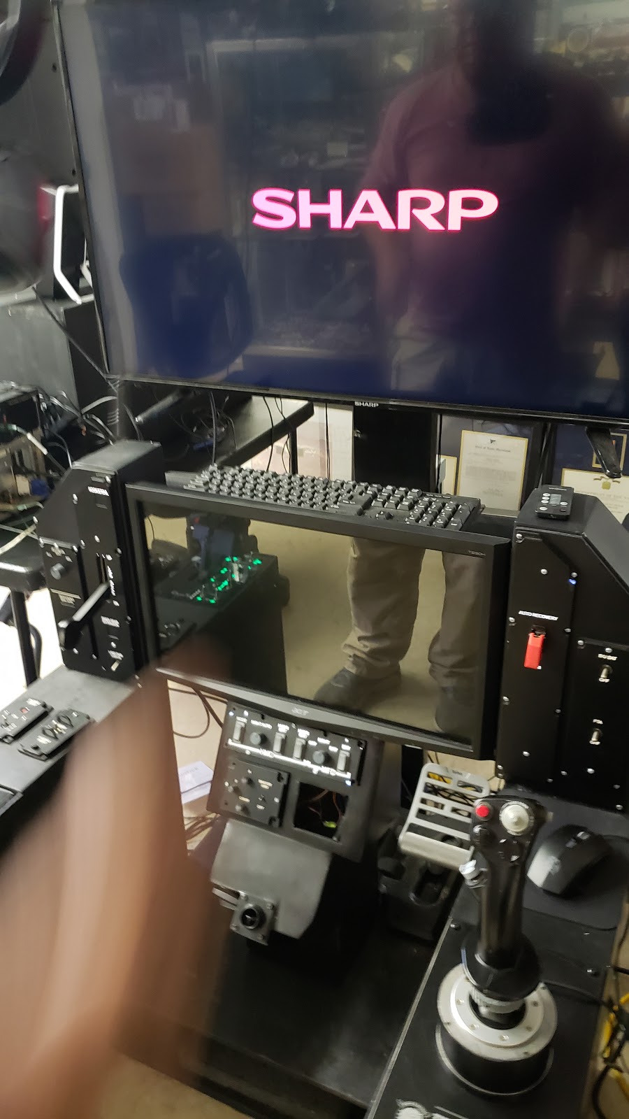 Wings | restaurant | 409 S Navy Blvd, Pensacola, FL 32507, USA | 8006429464 OR +1 800-642-9464