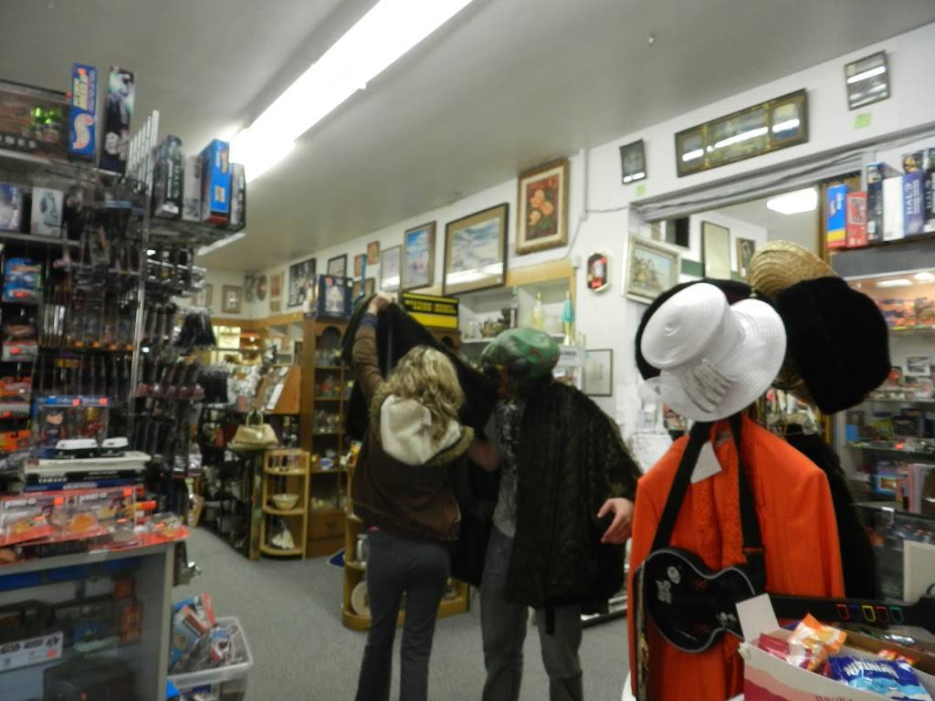 Main Street Collectors Mall & Soda Fountain | restaurant | 10909 SE Main St, Milwaukie, OR 97222, USA | 5036597632 OR +1 503-659-7632