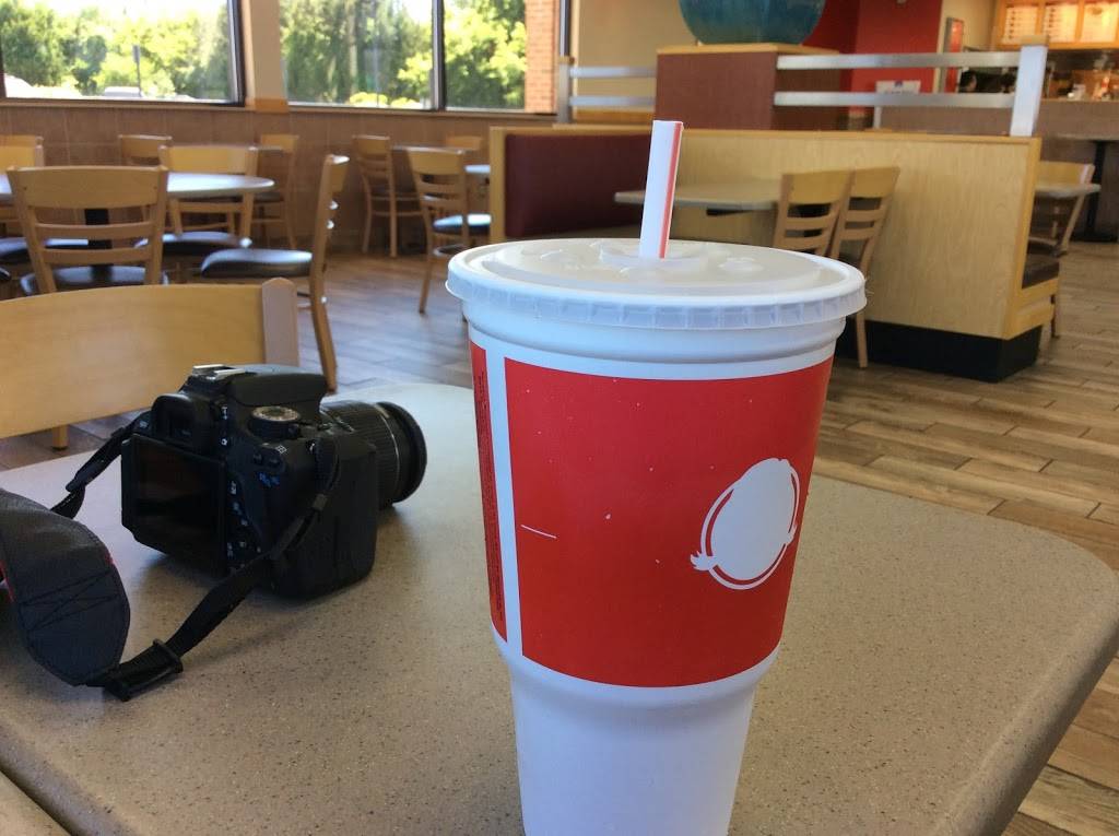 Wendys | restaurant | 12150 Market Pl Dr, Birch Run, MI 48415, USA | 9896241022 OR +1 989-624-1022