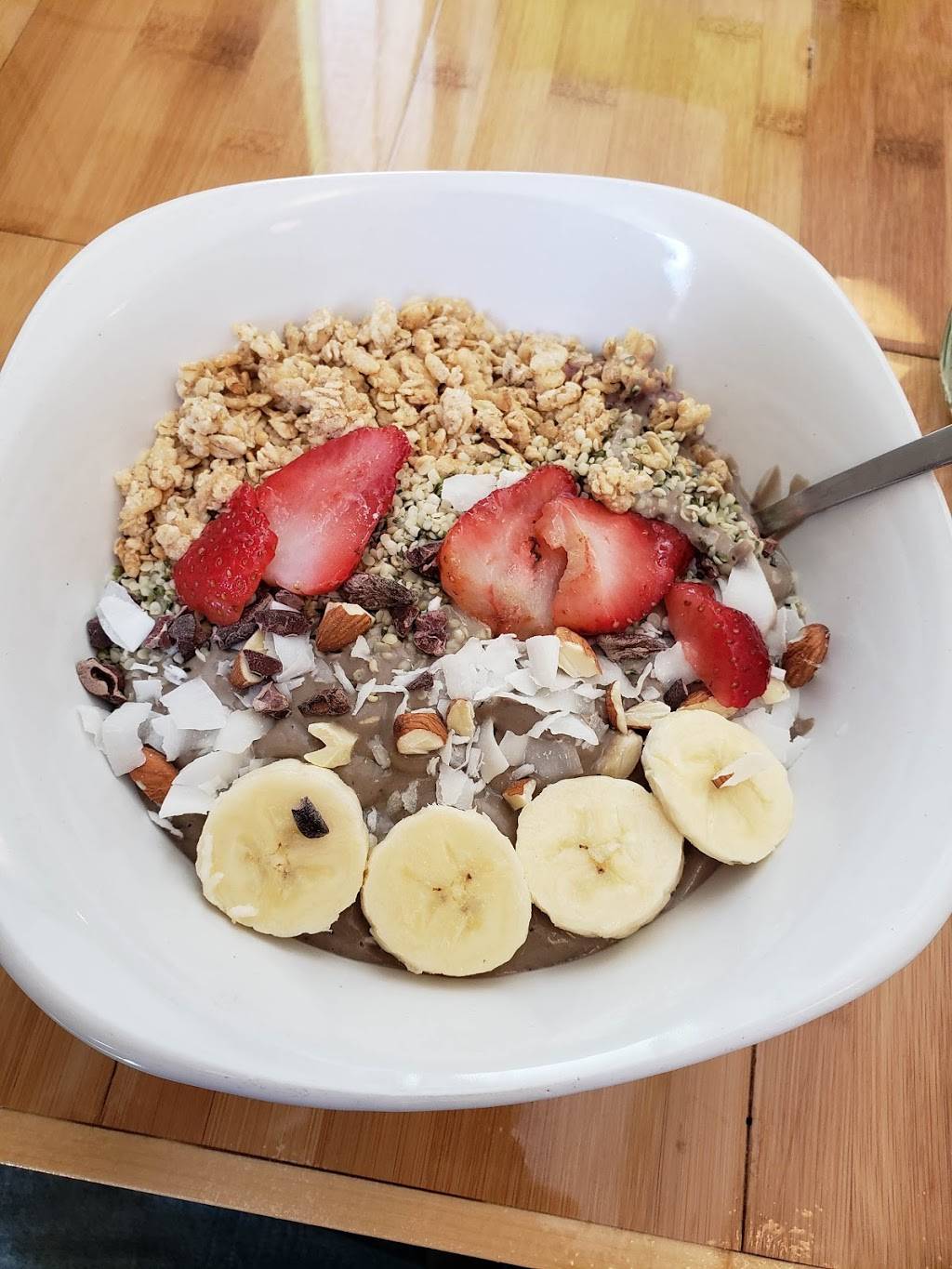 The Moringa Tree Organic Kitchen & Wellness Studio | restaurant | 109 W Lexington Ave, Elkhart, IN 46516, USA | 5742943394 OR +1 574-294-3394