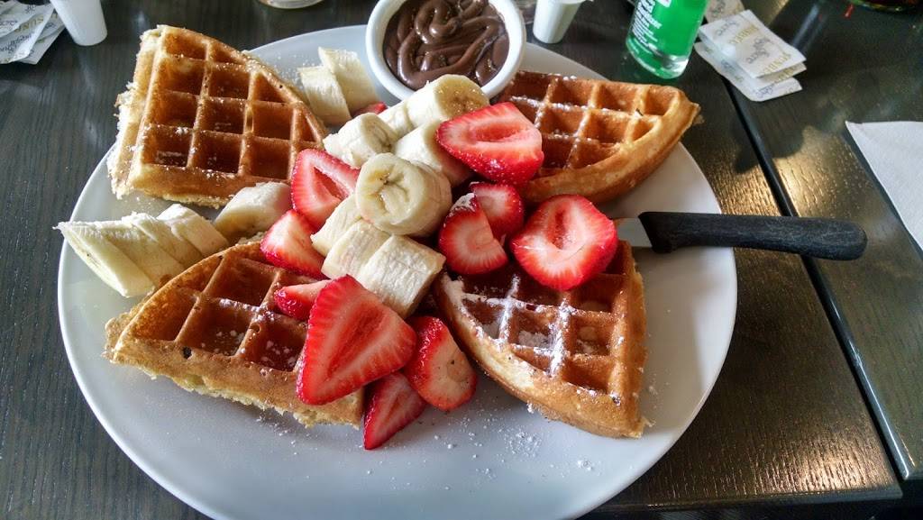 Dejeuner Coco Loco | restaurant | 100 Rue Peel, Montréal, QC H3C 0L8, Canada | 5149320001 OR +1 514-932-0001