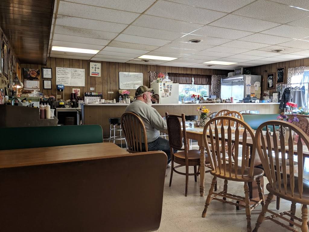 Lindas Old Furnace Restaurant | restaurant | WV-28, Ridgeley, WV 26753, USA | 3047387000 OR +1 304-738-7000