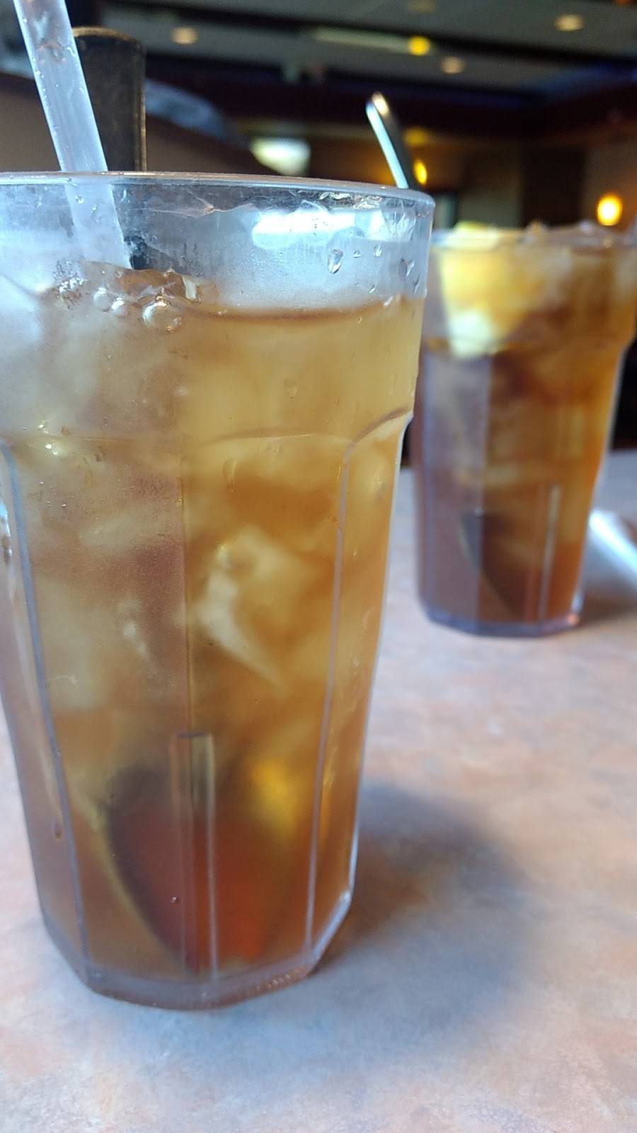 Family House Restaurant & Sports Bar | restaurant | 312 Kennedy Dr, Bradley, IL 60915, USA | 8159361160 OR +1 815-936-1160