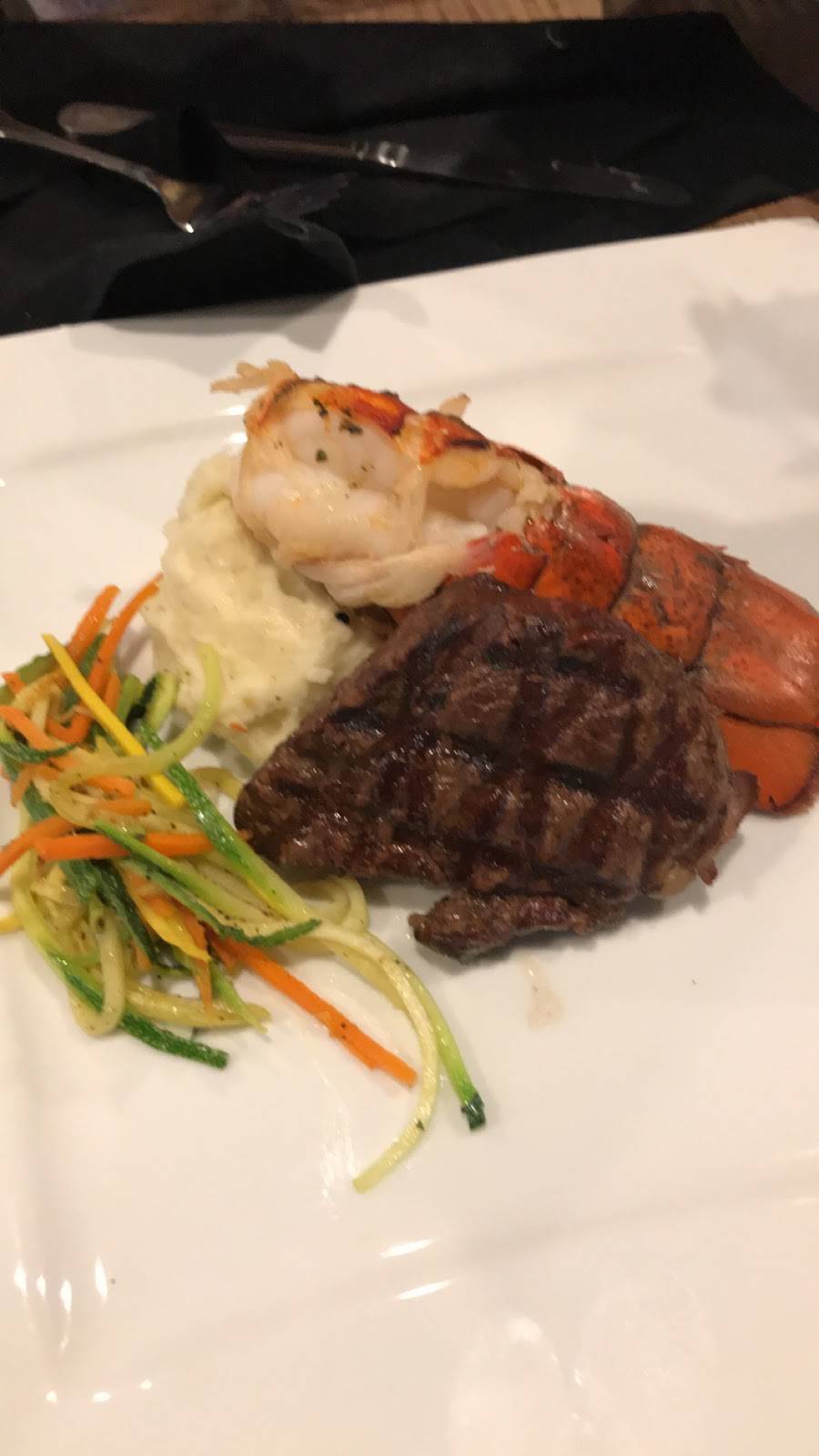 West end bistro | restaurant | 5513 Pershing Ave, St. Louis, MO 63112, USA | 3143548436 OR +1 314-354-8436