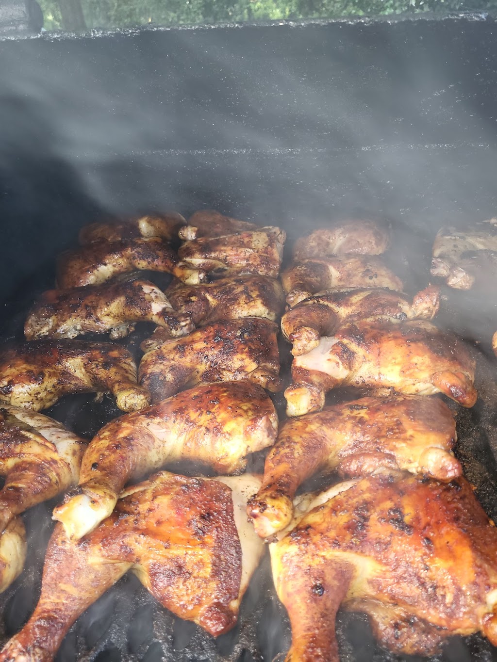 T J & D Barbeque | restaurant | Beach Blvd, Jacksonville, FL 32207, USA | 9043335507 OR +1 904-333-5507