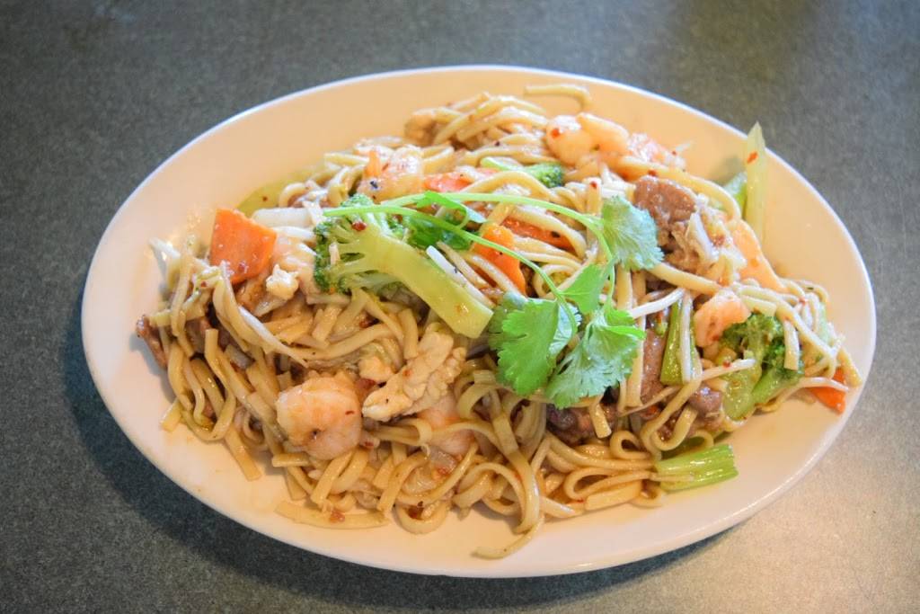 Simple Chinese | restaurant | 1815 N New Braunfels Ave, San Antonio, TX 78208, USA | 2102268158 OR +1 210-226-8158