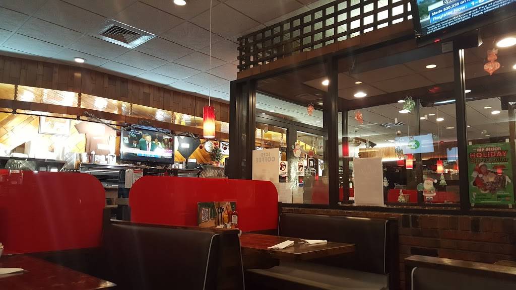 Golden Nugget Pancake House | bakery | 1765 W Lawrence Ave, Chicago, IL 60640, USA | 7737696700 OR +1 773-769-6700