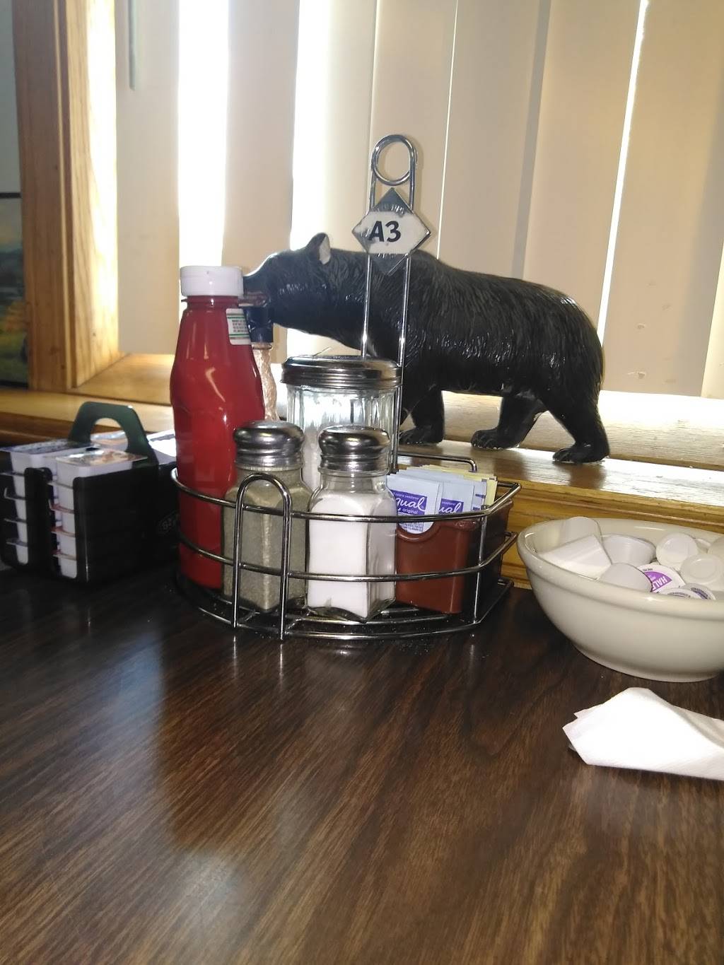 Hungry Bear | restaurant | 9261 Norwalk Rd, Litchfield, OH 44253, USA | 3307255534 OR +1 330-725-5534