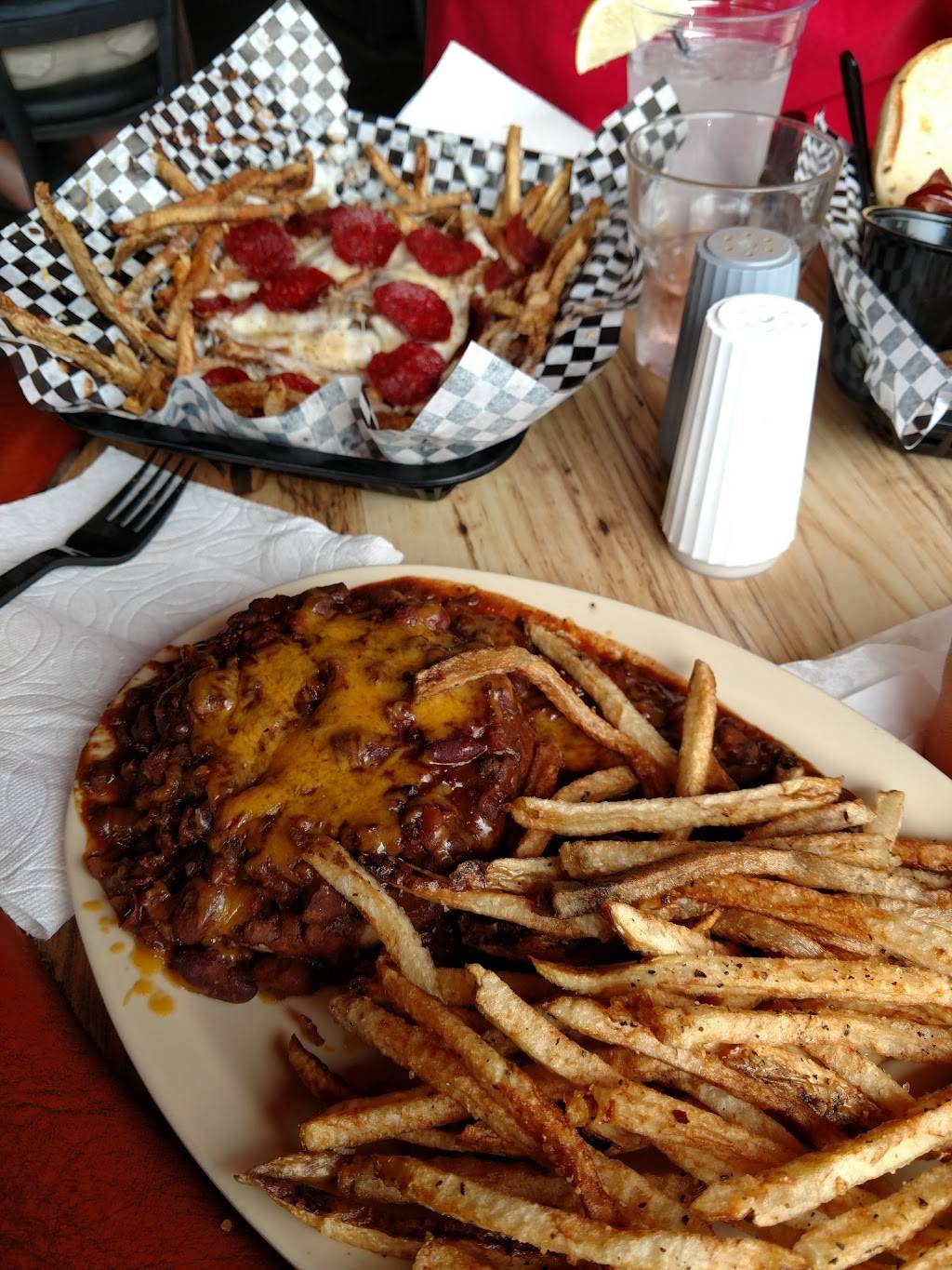 The Roadhouse | restaurant | 6900 E Cave Creek Rd, Cave Creek, AZ 85331, USA | 4804883300 OR +1 480-488-3300