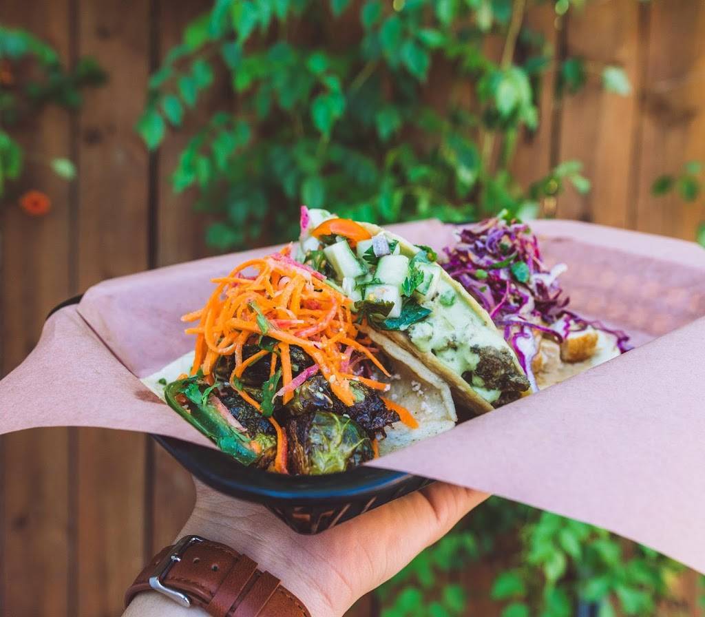 Fusion Taco Canteen & Cocktails | restaurant | 4706 N Main St, Houston, TX 77009, USA | 7134222992 OR +1 713-422-2992