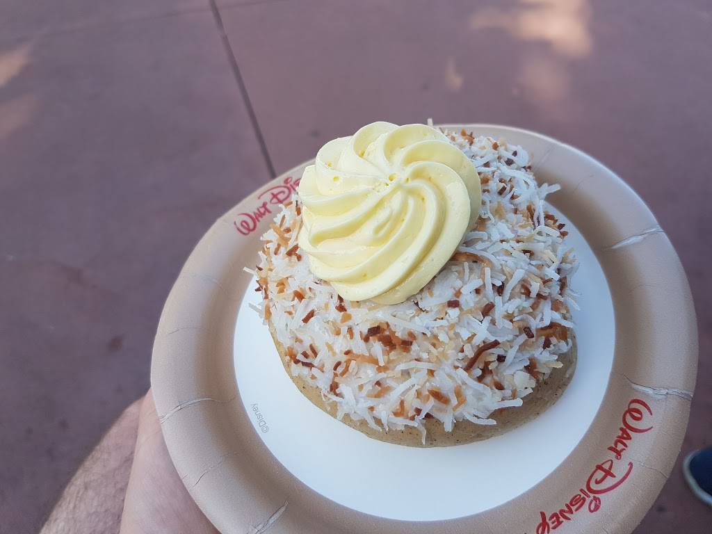 Kringla Bakeri Og Kafe | restaurant | 1510 North Avenue of the Stars, Orlando, FL 32830, USA | 4079393463 OR +1 407-939-3463