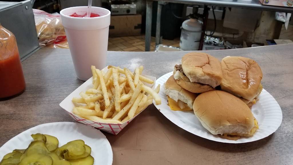 White Castle | restaurant | 265 Broadhollow Rd, Farmingdale, NY 11735, USA | 6312491885 OR +1 631-249-1885