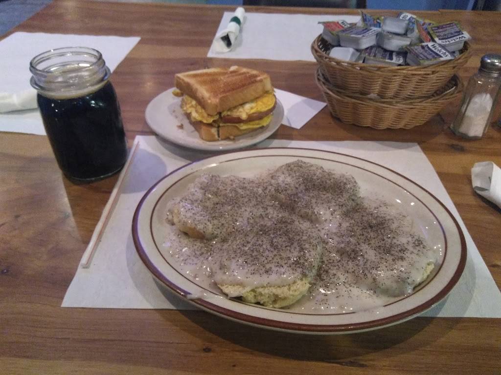 Cliffs Place | restaurant | 1404 Easton Ave, Waverly, IA 50677, USA | 3192763114 OR +1 319-276-3114