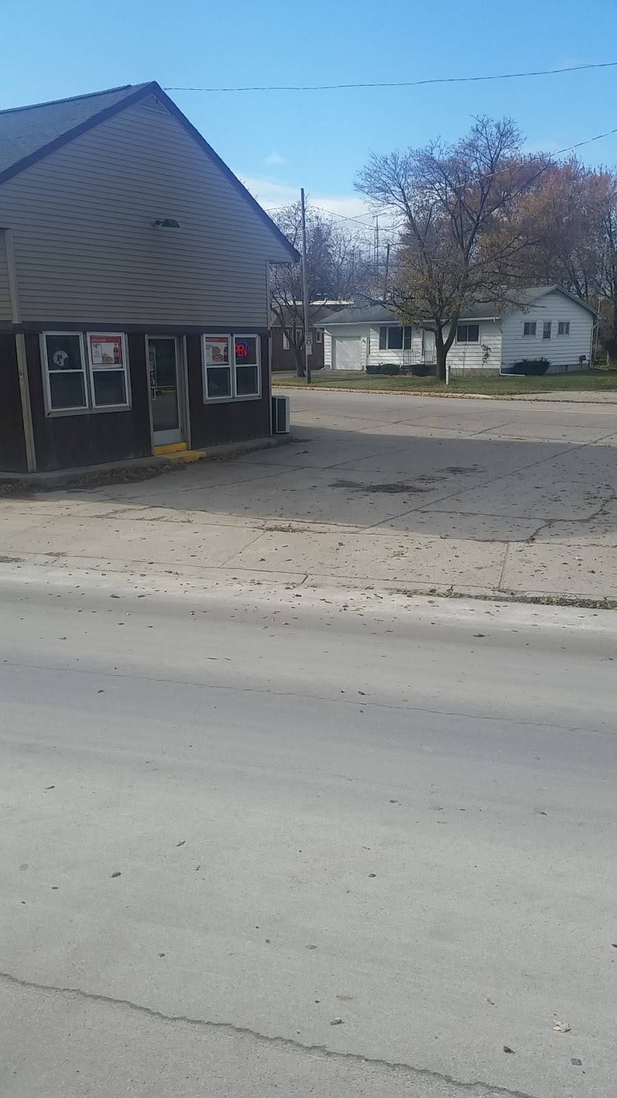 Village Pizzeria | restaurant | 638 N Center St, Sebewaing, MI 48759, USA | 9898832091 OR +1 989-883-2091