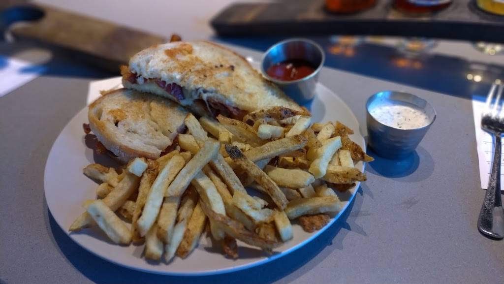 Mazama Brewing | restaurant | 955 NE Orenco Station Loop, Hillsboro, OR 97124, USA | 5033524150 OR +1 503-352-4150