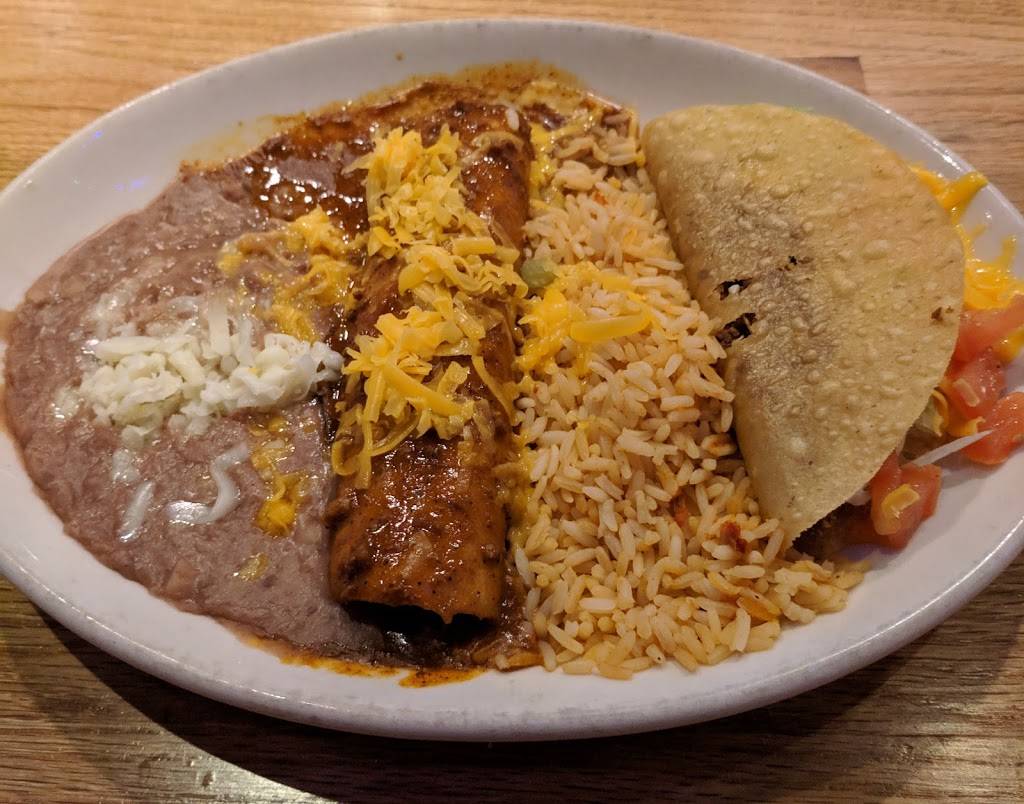 El Chico Cafe | restaurant | Sooner Fashion Mall, 3439 W Main St, Norman, OK 73072, USA | 4053602146 OR +1 405-360-2146