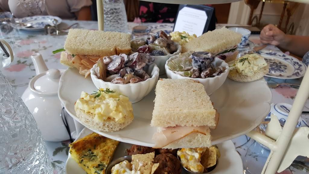 Swan House Tea Room | cafe | 225 W Sandusky St, Findlay, OH 45840, USA | 4194297926 OR +1 419-429-7926