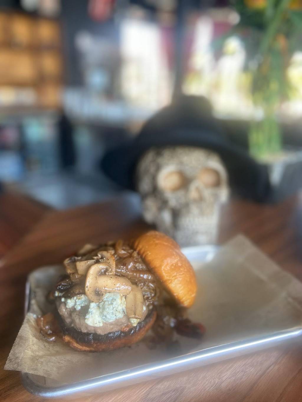 The Blues Burgers Hallandale Beach | restaurant | 801 N Federal Hwy Suite 109-110, Hallandale Beach, FL 33009, USA | 7542633294 OR +1 754-263-3294