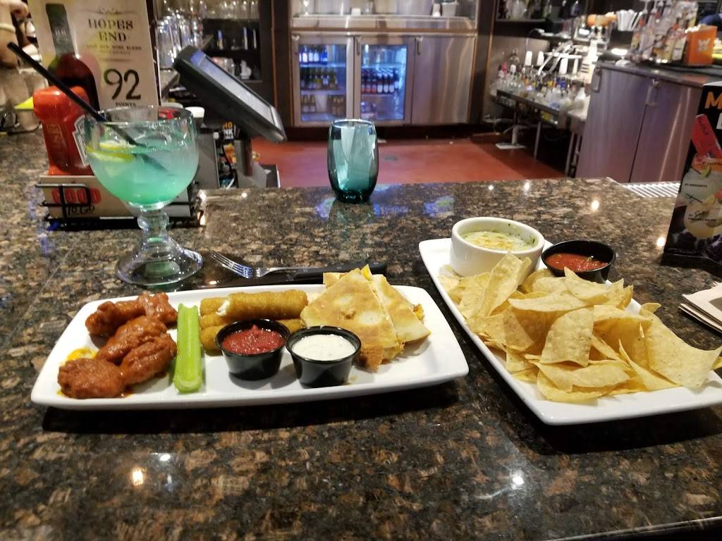 Applebees Grill + Bar | restaurant | 2111 W 8 Mile Rd, Detroit, MI 48203, USA | 3135865980 OR +1 313-586-5980