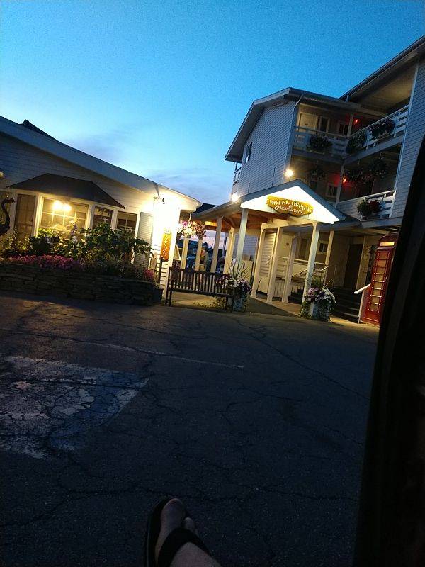 Browns Wharf Inn, Restaurant, & Marina | restaurant | 121 Atlantic Ave, Boothbay Harbor, ME 04538, USA | 2076335440 OR +1 207-633-5440