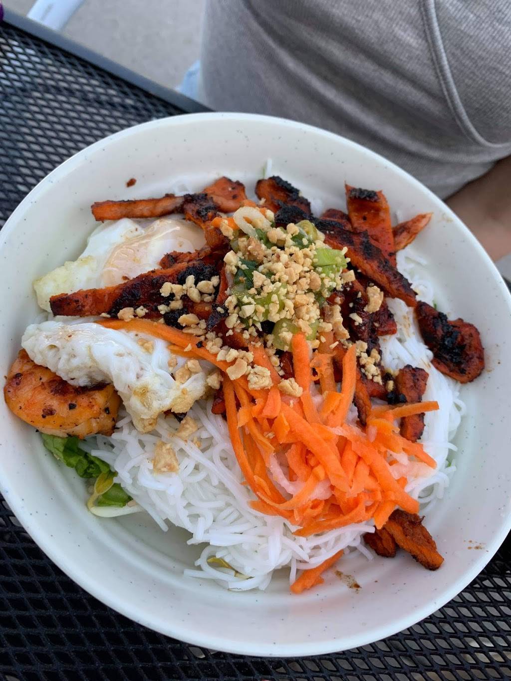 Pho Hong | restaurant | 325 N Winooski Ave, Burlington, VT 05401, USA | 8028658031 OR +1 802-865-8031