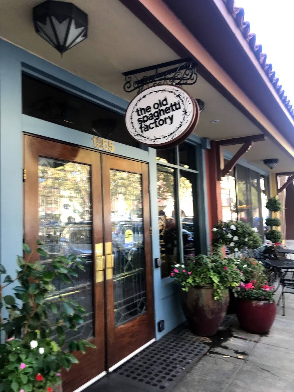 The Old Spaghetti Factory | restaurant | 1955 Mt Diablo St, Concord, CA 94520, USA | 9256875030 OR +1 925-687-5030