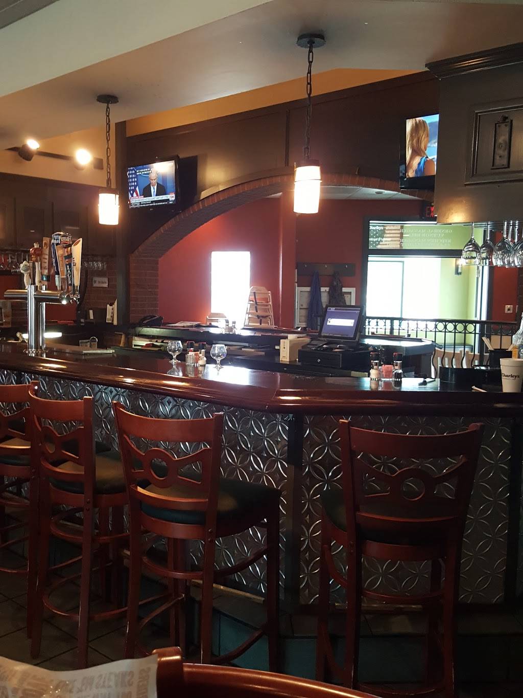 OCharley’s Restaurant & Bar | restaurant | 4404 Dixie Hwy, Shively, KY 40216, USA | 5024479203 OR +1 502-447-9203