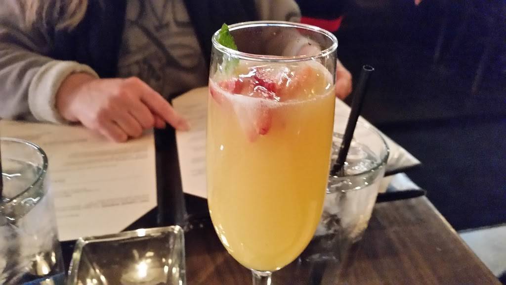 Kilkennys Irish Public House | restaurant | 400 W Front St, Traverse City, MI 49684, USA | 2319417527 OR +1 231-941-7527