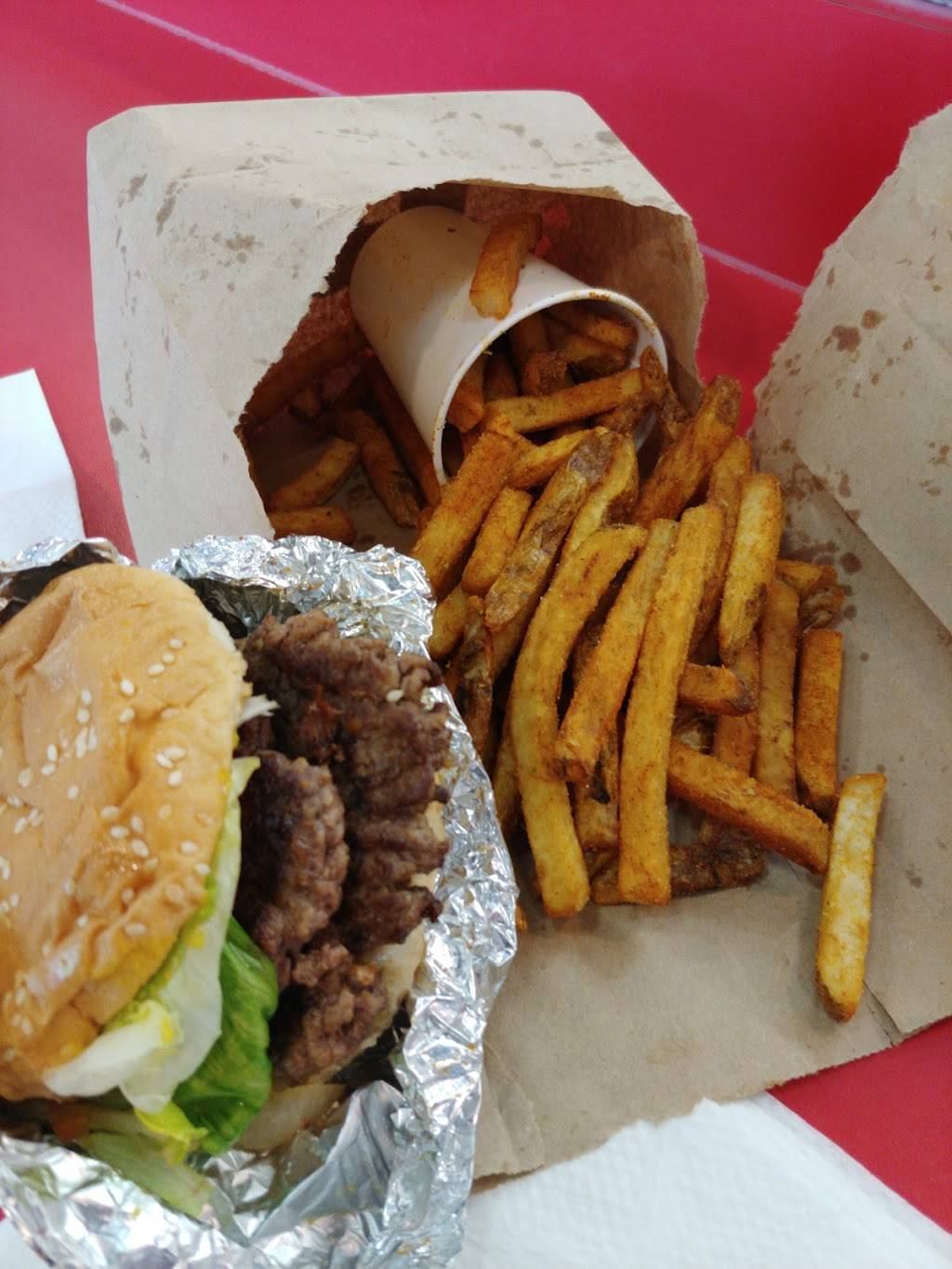 Five Guys | meal takeaway | 269 Patriot Pl, Foxborough, MA 02035, USA | 5082039441 OR +1 508-203-9441