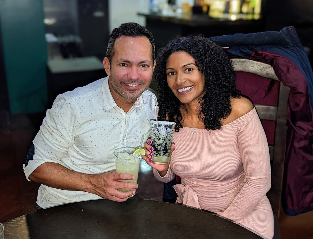 Crescendo Bar and Grill | restaurant | 20711 Wilderness Oak, San Antonio, TX 78258, USA | 2102908633 OR +1 210-290-8633