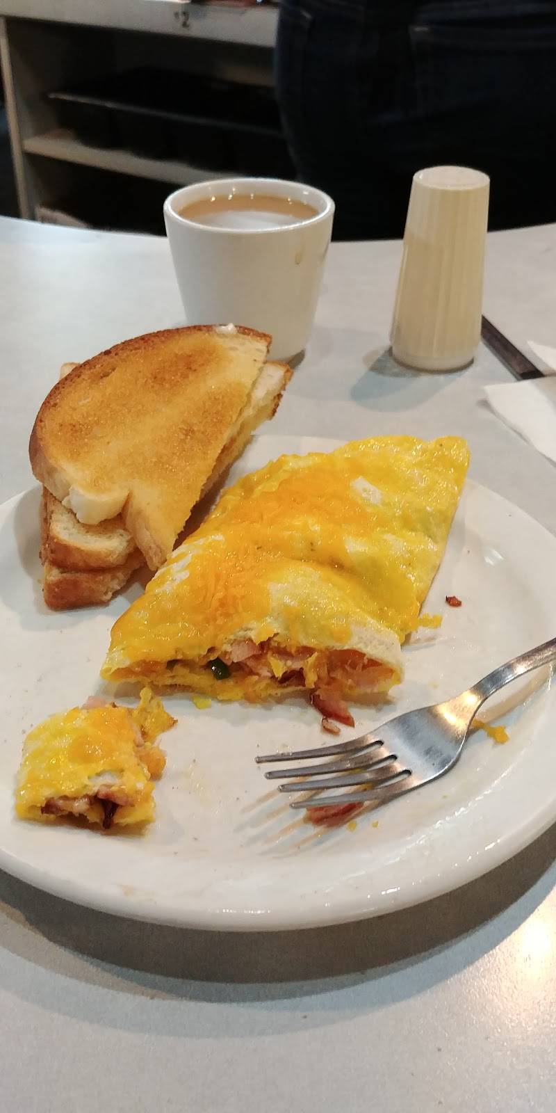 Schulzs Restaurant | restaurant | 1644 Calumet Dr, Sheboygan, WI 53081, USA | 9204521880 OR +1 920-452-1880