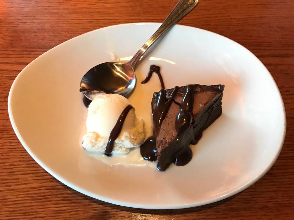 Applebees Grill + Bar | restaurant | 2105 N Squirrel Rd, Auburn Hills, MI 48326, USA | 2483734659 OR +1 248-373-4659