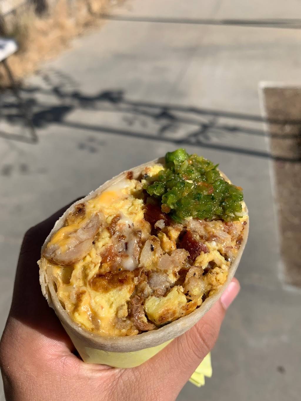 Curbgrill | restaurant | 7499 N Clybourn Ave, Sun Valley, CA 91352, USA | 8184001844 OR +1 818-400-1844