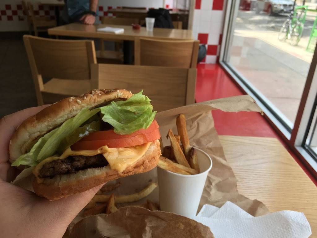 Five Guys | meal takeaway | 2368 N Clark St, Chicago, IL 60614, USA | 7738838930 OR +1 773-883-8930