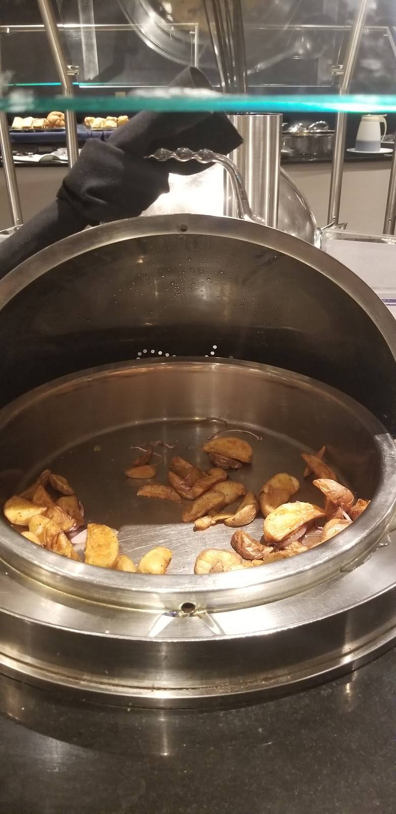 Collage | restaurant | 165 Courtland St NE, Atlanta, GA 30303, USA | 4046596500 OR +1 404-659-6500