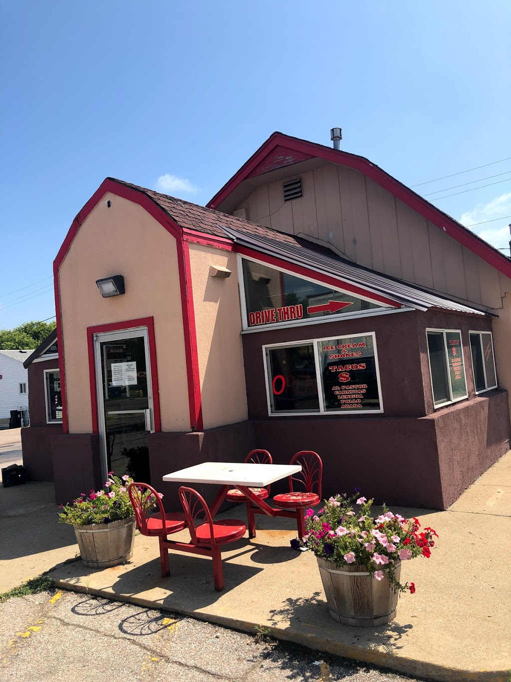 Jims Burgers | restaurant | 4030 Floyd Blvd, Sioux City, IA 51108, USA | 7122391460 OR +1 712-239-1460
