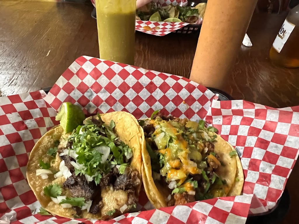 El taco Larry | restaurant | 2330 E Pass Rd, Gulfport, MS 39503, USA | 2282064532 OR +1 228-206-4532