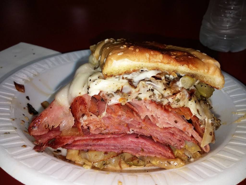 Giovannis Italian Deli/Pasta | restaurant | 6100 NE Antioch Rd, Kansas City, MO 64119, USA | 8164599500 OR +1 816-459-9500