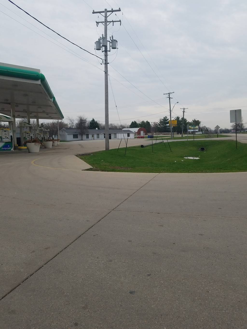 BP | restaurant | 907 Walter Payton Memorial Highway, US-34 E, Earlville, IL 60518, USA | 8152469809 OR +1 815-246-9809