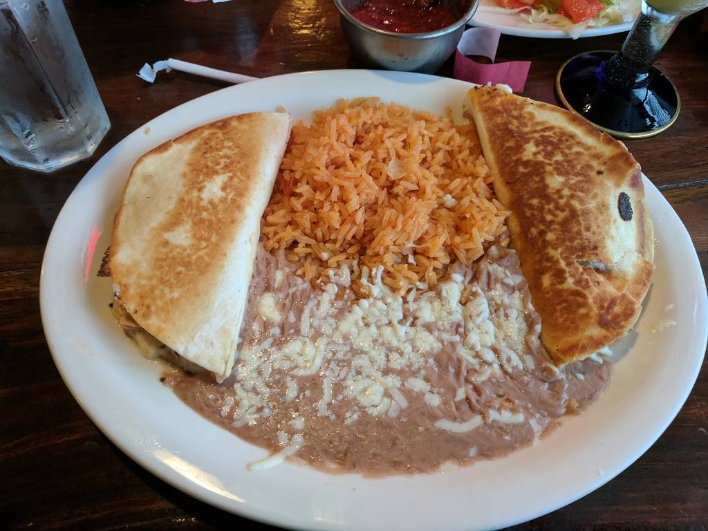 El Azteca | restaurant | 6670 150th St W, St Paul, MN 55124, USA | 9524323727 OR +1 952-432-3727