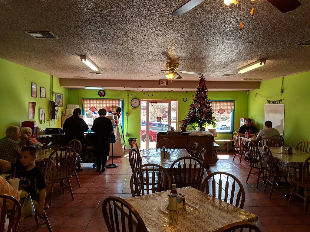 Lucys Kitchen | restaurant | 106 Depot St, Elgin, TX 78621, USA | 5122859975 OR +1 512-285-9975