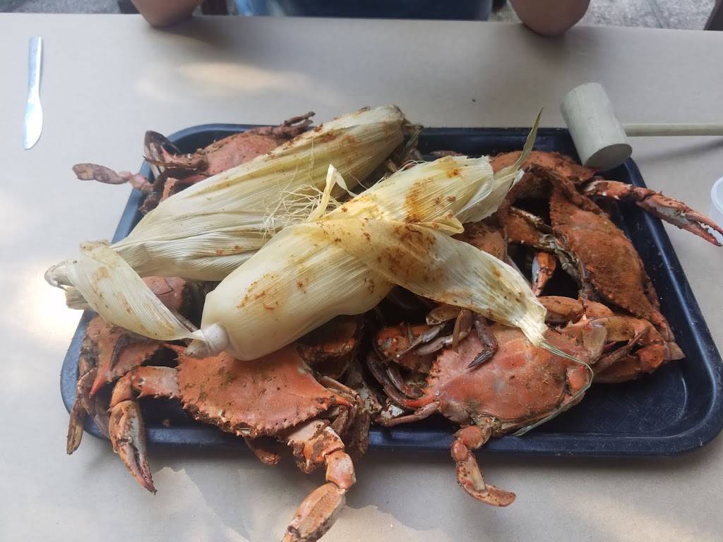 Bullwinkles Saloon | restaurant | 1660 Ingleside Ave, Gwynn Oak, MD 21207, USA | 4105949465 OR +1 410-594-9465