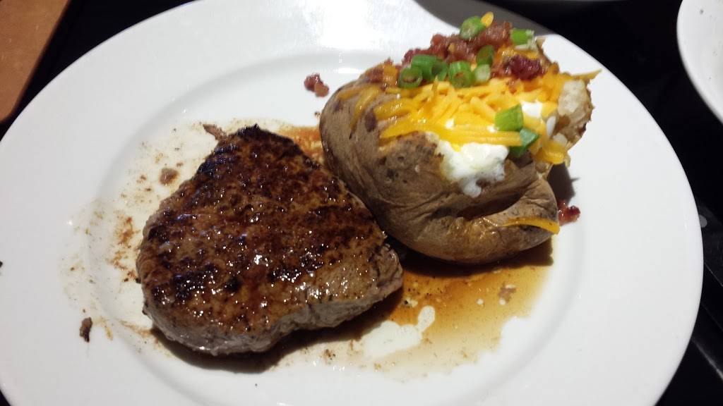 LongHorn Steakhouse | meal takeaway | 3290 S US Hwy 41, Terre Haute, IN 47802, USA | 8122320019 OR +1 812-232-0019